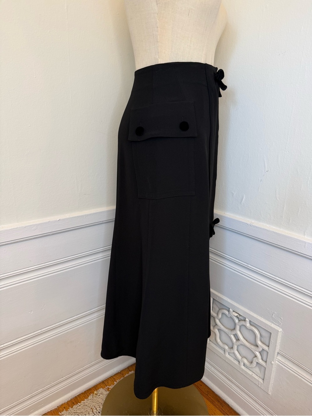 Vintage 80s/90s Moschino Velvet Bow Cargo Midi Skirt IT 38 - Picture 2 of 6